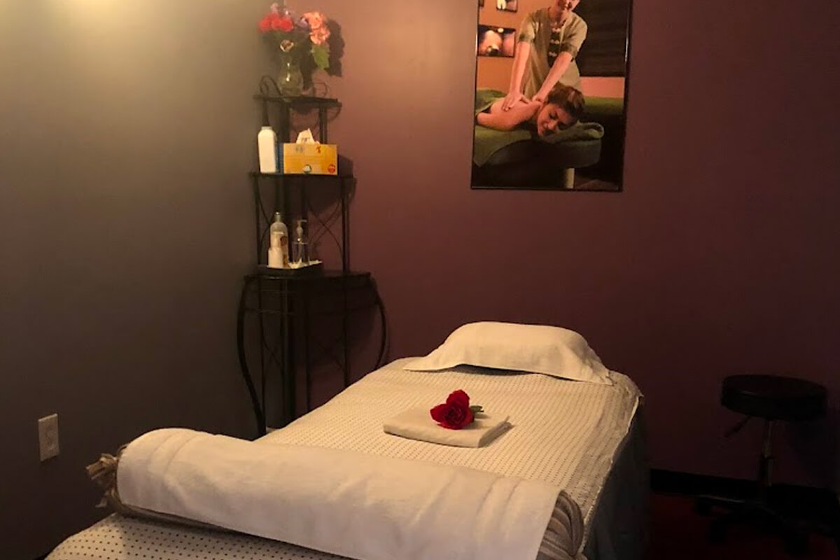 Moon Spa: Restorative Massage Therapy